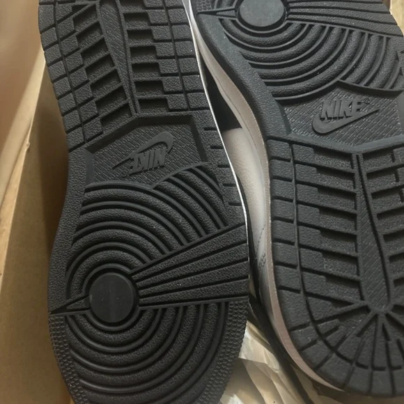 Retro - Picture 2 of 2